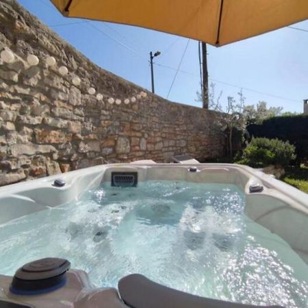 Apartment With Whirlpool And Bbq Near Porec Baderna Екстериор снимка