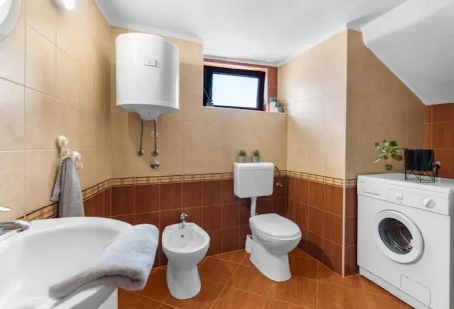 Apartment With Whirlpool And Bbq Near Porec Baderna Екстериор снимка